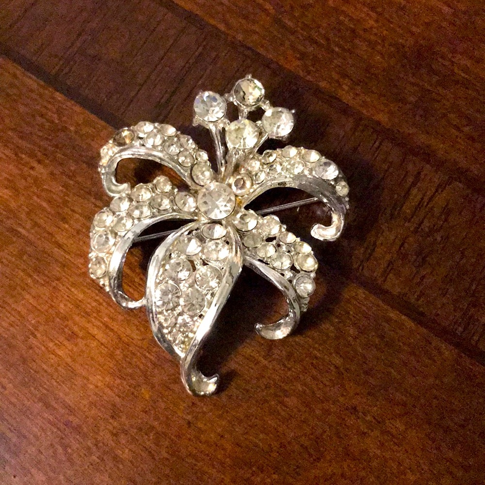 Vintage crystal brooch